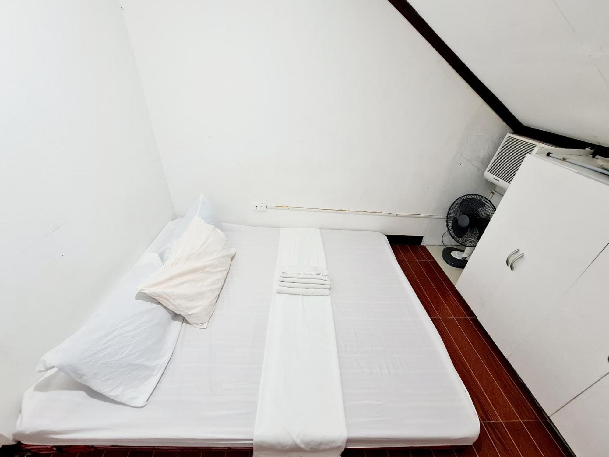 Calapan City Fully Furnished House Transient Near Xentromall L39 Екстериор снимка