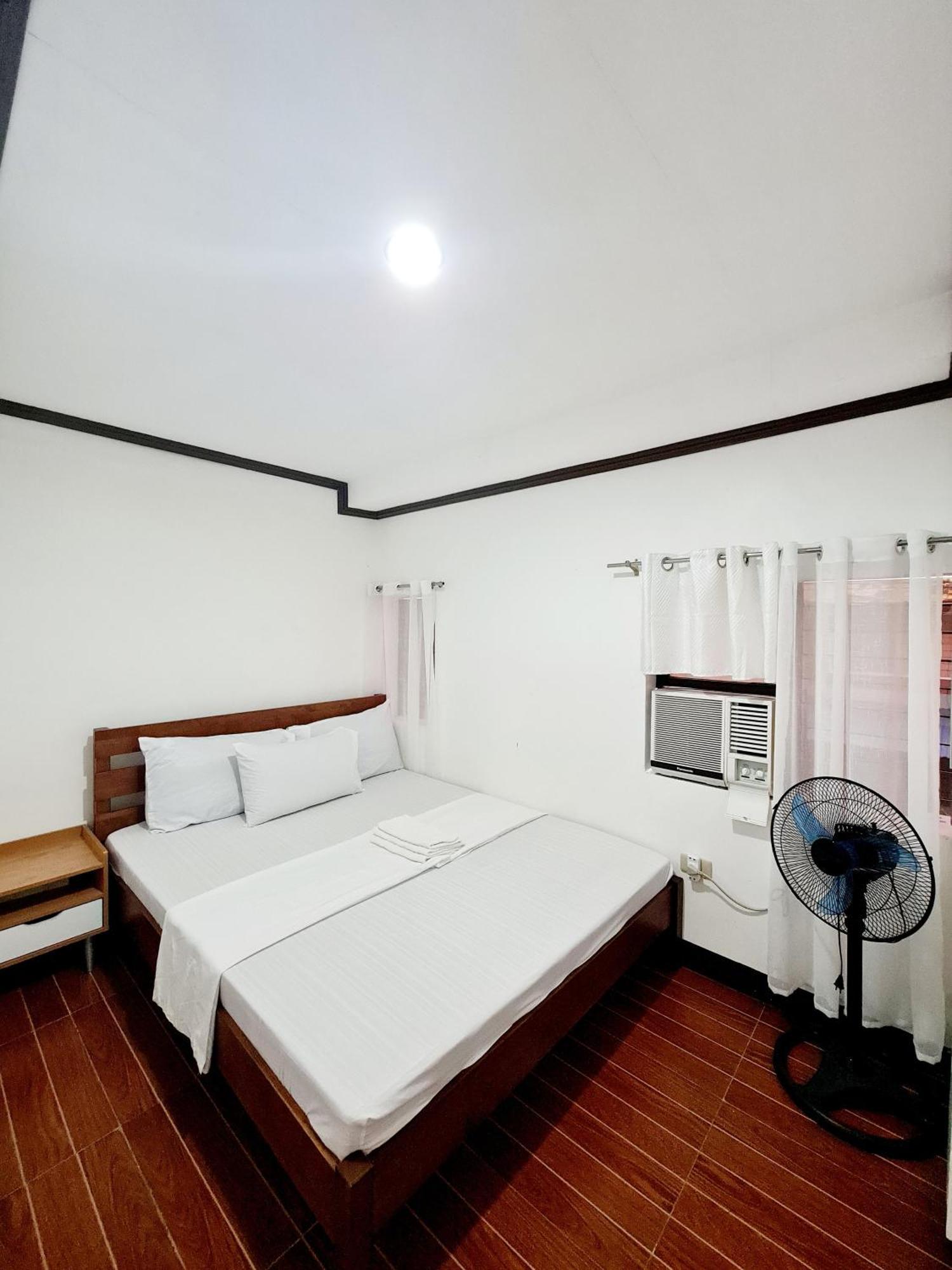 Calapan City Fully Furnished House Transient Near Xentromall L39 Екстериор снимка
